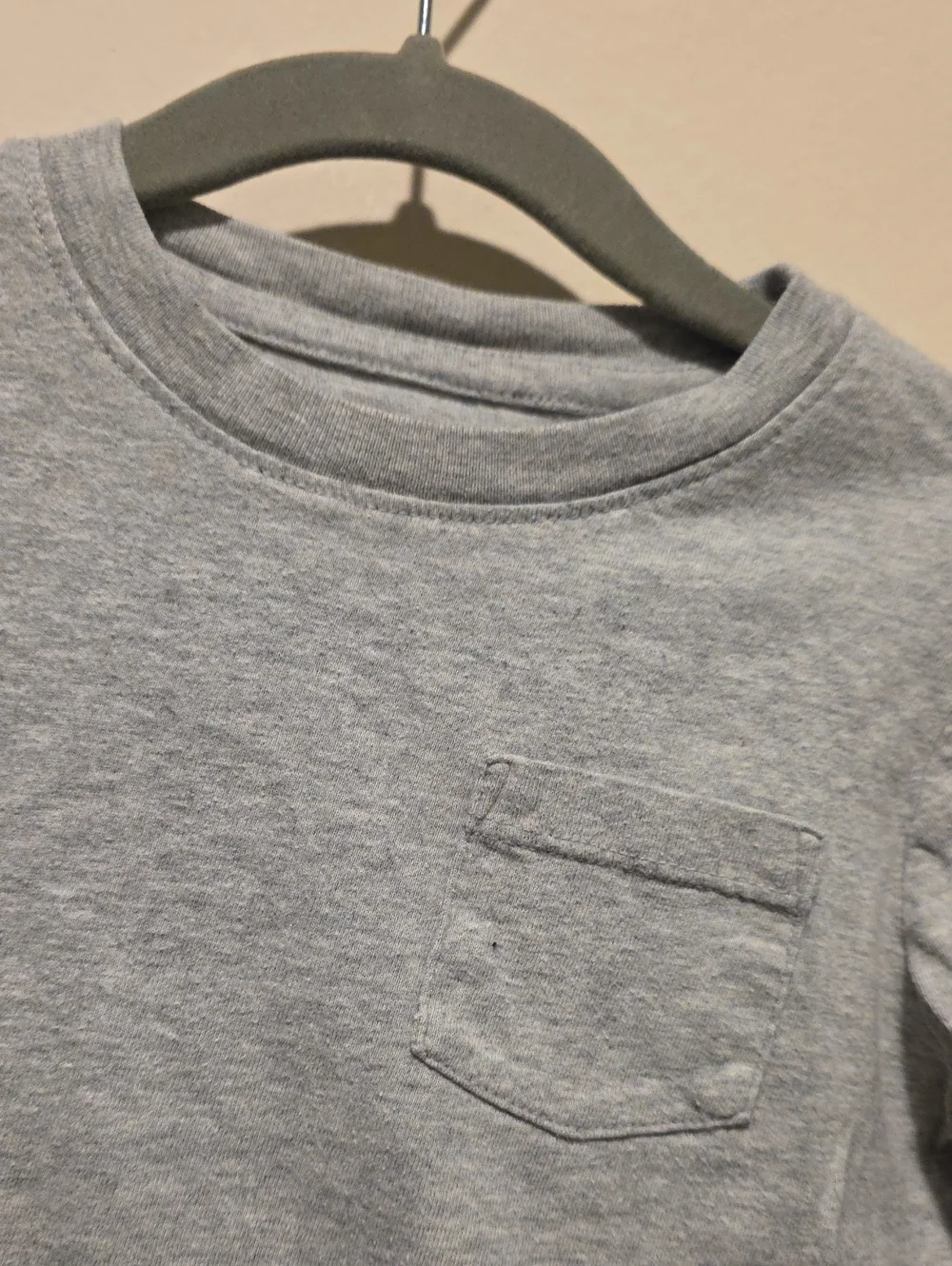 Gap Kids Long-Sleeve Pocket Tee - Light Gray Size 2